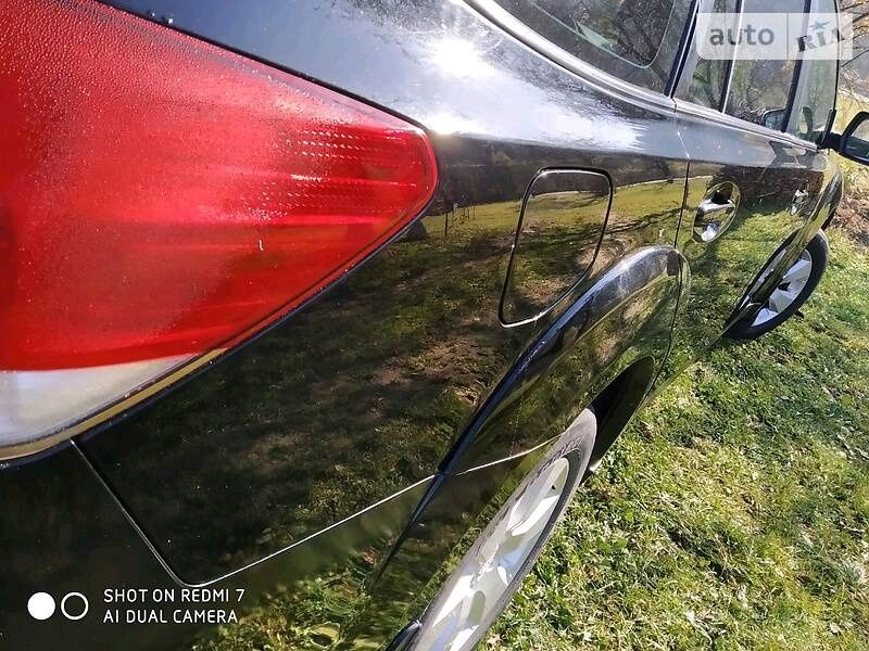 Субару  Оутбек .