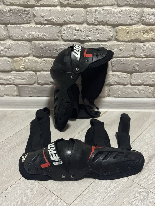 Мотонаколінники Leatt Dual Axis