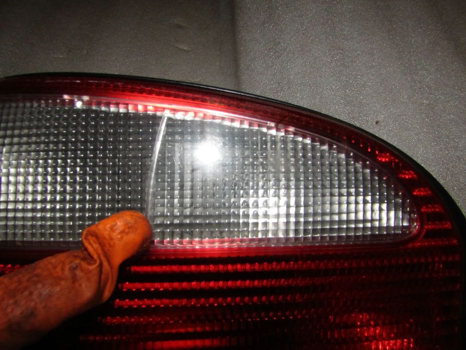 Farolim tras Citroen Saxo ano 2001 (ver fotos)