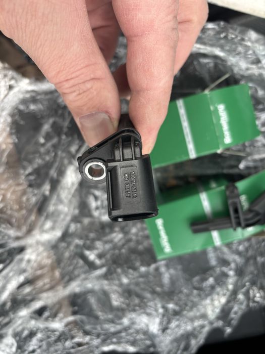 датчики ABS Borsehung B11843 та B11842. правий та лівий