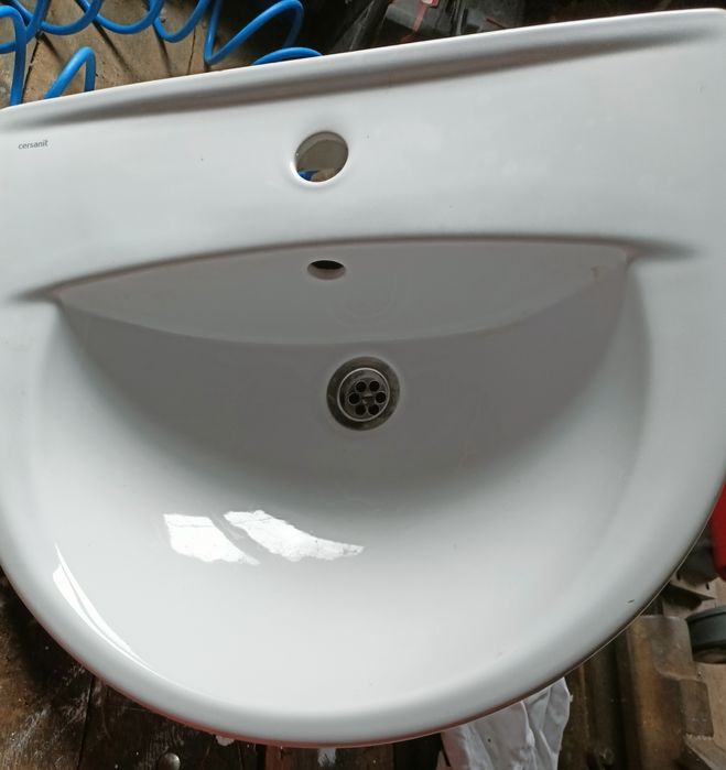 Sprzedam nową umywalkę Cersanit 50cm