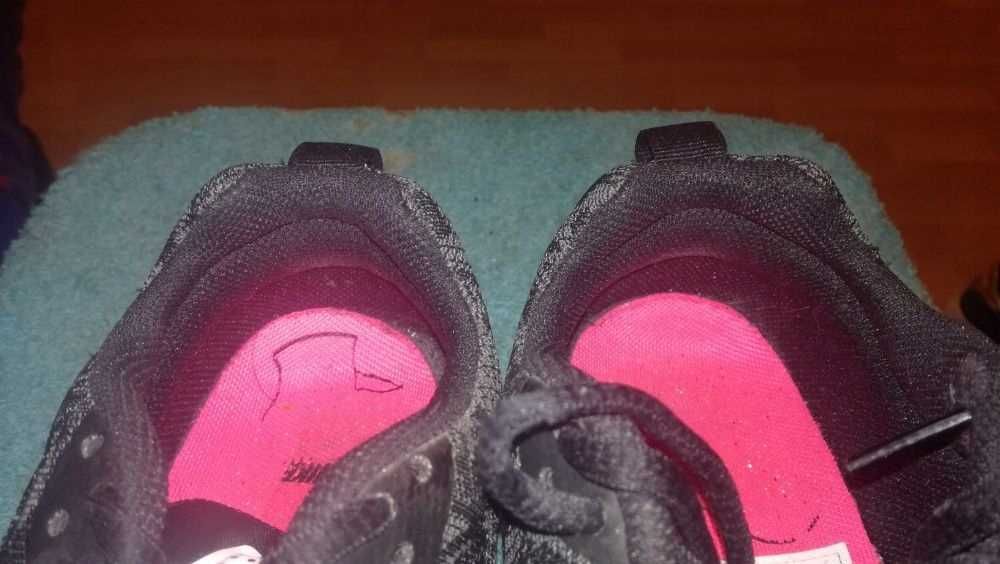 Sneakersy NIKE AIR MAX MOTION LW ENG r.36,5 stan bardzo dobry