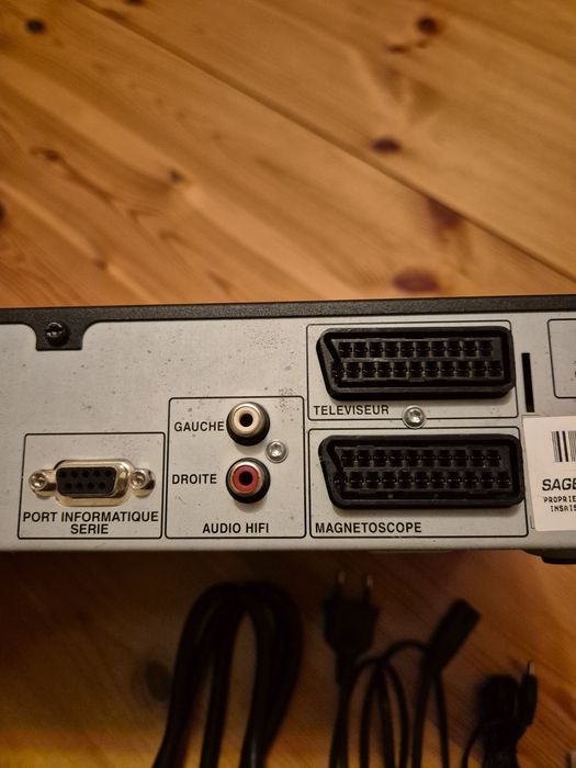 Dekoder satelitarny SAGEM do Cyfra+ z pilotem