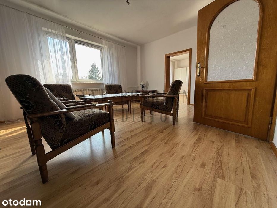 Funkcjonalny dom z dużą działką, gotowy do zamiesz