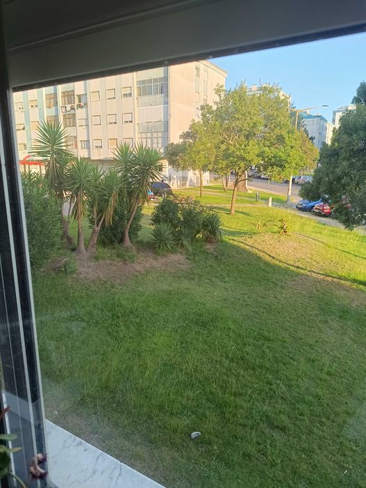 Apartamento T2 à venda em Seixal, Arrentela E Aldeia De Paio Pires, €230.000