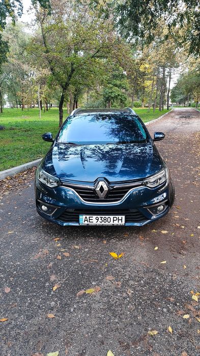 Продаю власний автомобіль Renault Megane IV