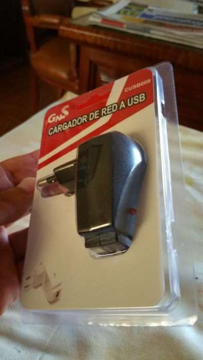 Carregador/Transformador USB 220V - 5V - NOVO