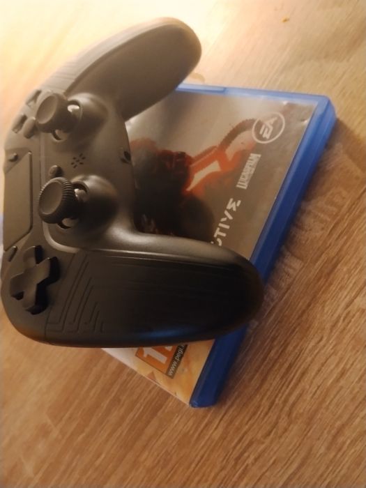 Zestaw PS4 pad+gra
