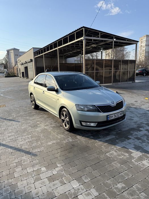 Автомобиль Skoda rapid