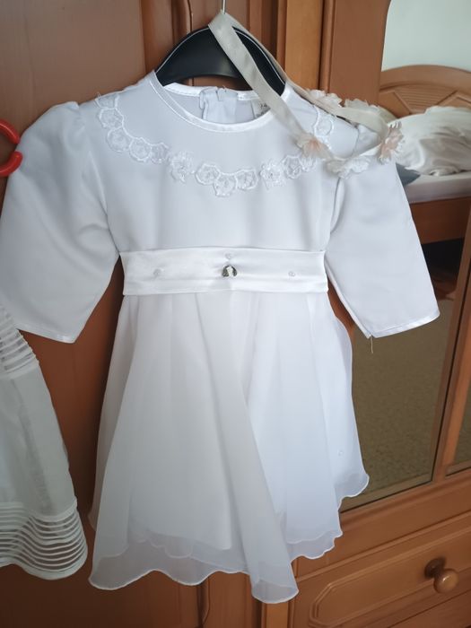 Chrzest: 2 sukienki, buciki, opaska, rozm 74