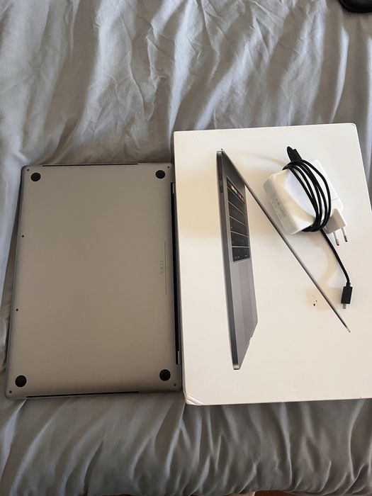 mac book pro 2017 i7 512g