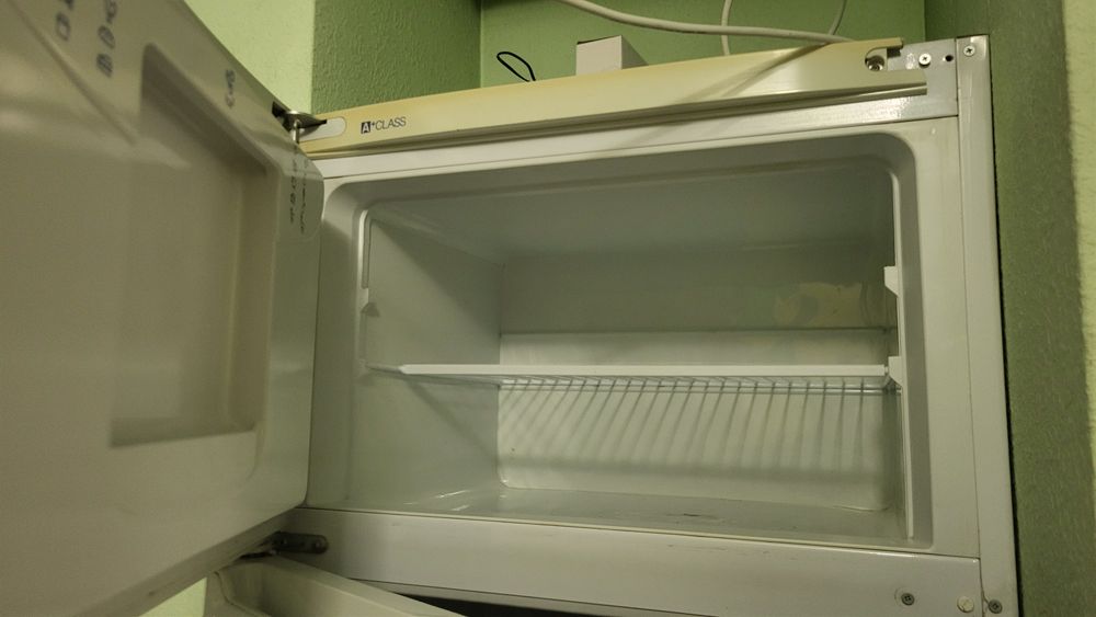 Терміново! Продам холодильник Indesit