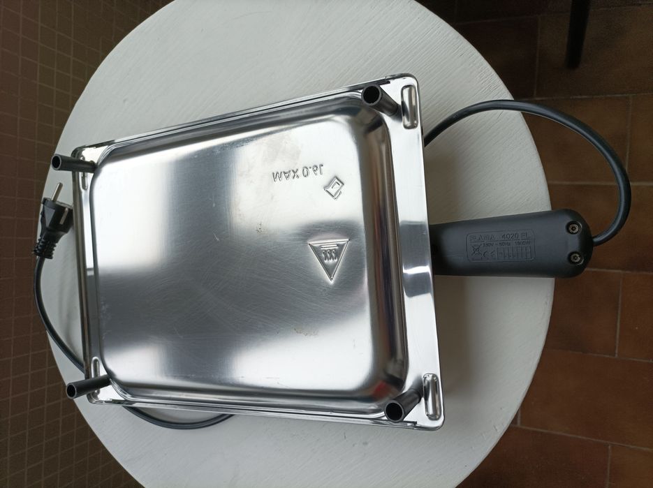 Grelhador Elétrico de Mesa em Inox Megagrill