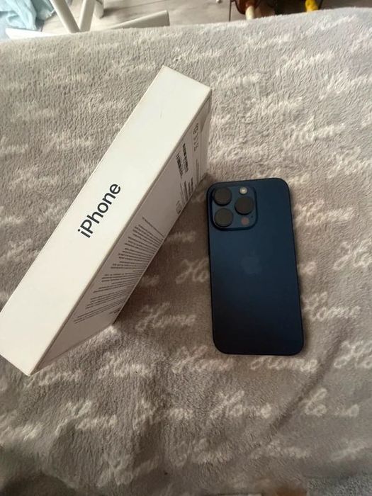 Iphone 15 pro blue titanium