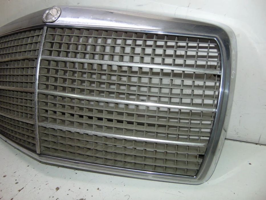 Mercedes w114/115 grelha