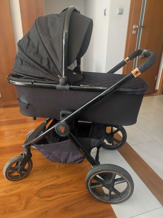 Wózek Venicci Tinum 2.0 Stylish Black 2 w 1  gondola plus spacerówka