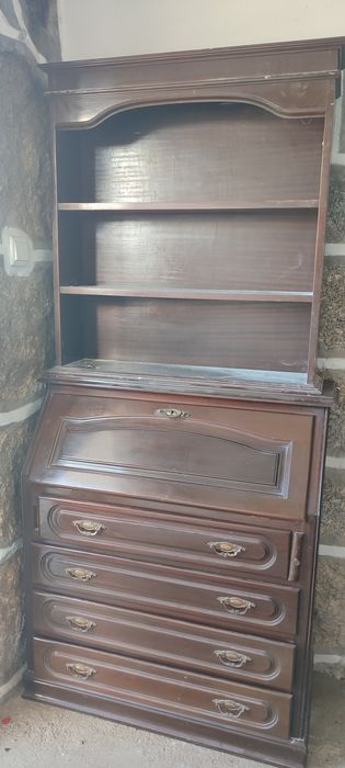 Móvel e secretária comigo móvel para livros