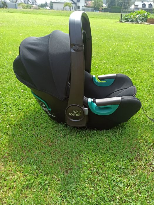 Fotelik samochodowy Britax Romer Baby Safe 3 i-Size + Baza obrotowa 360°