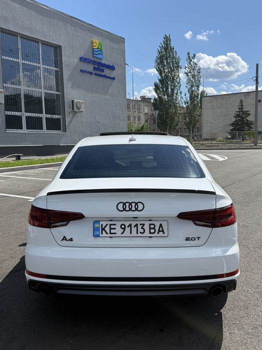 Audi a4 b9 2.0 s-line