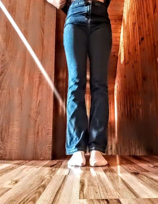 Джинси з високою посадкою