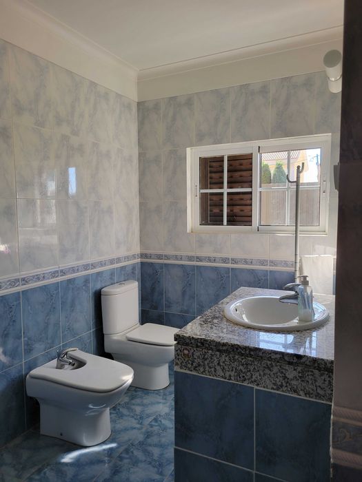 Quarto para arrendar charneca de Caparica