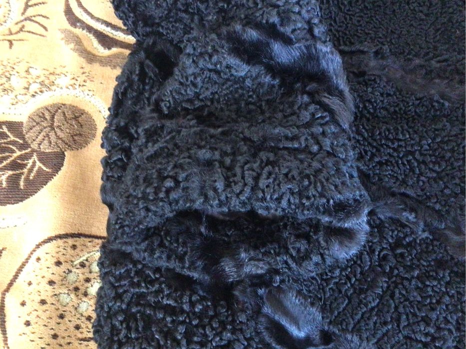 Полушубок жіноч. каракуль. (з доп. кусочк. карак. р. 54-56. Тисмениця.