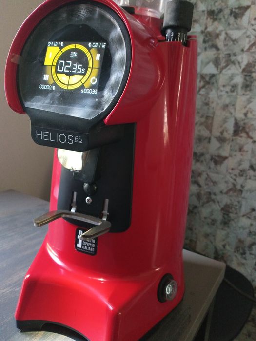 Профессиональная кофемолка. EUREKA.