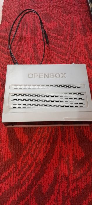 Продам  спутниковый тюнер