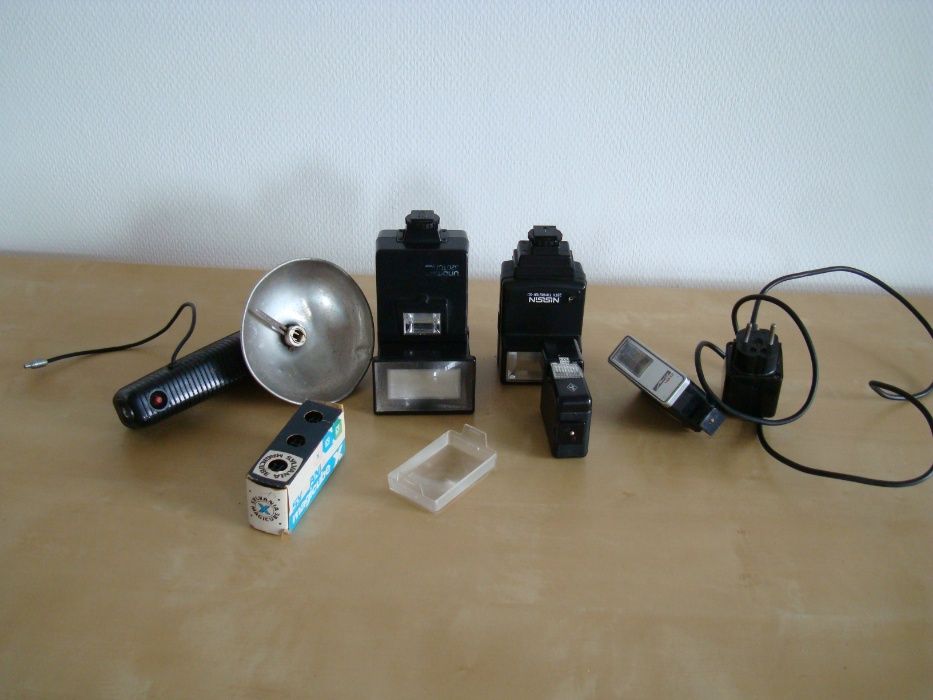 Flash e tripés antigos