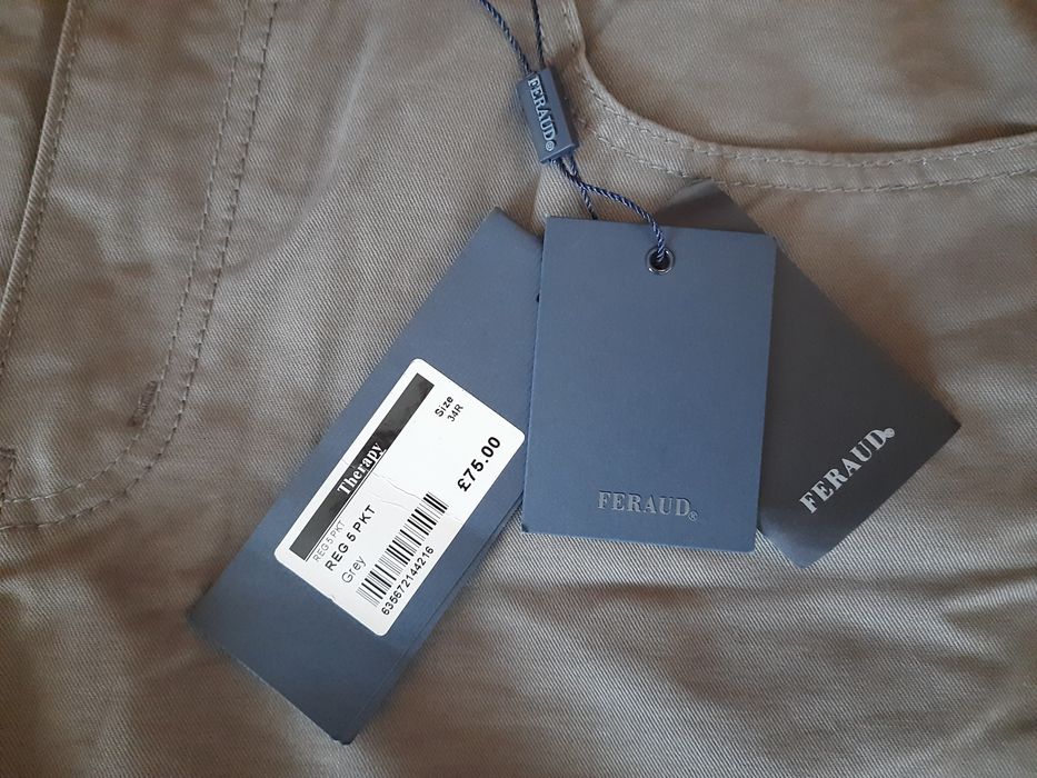 Джинсы "FERAUD" REGULAR FIT. Размер W34, L32. Новые.