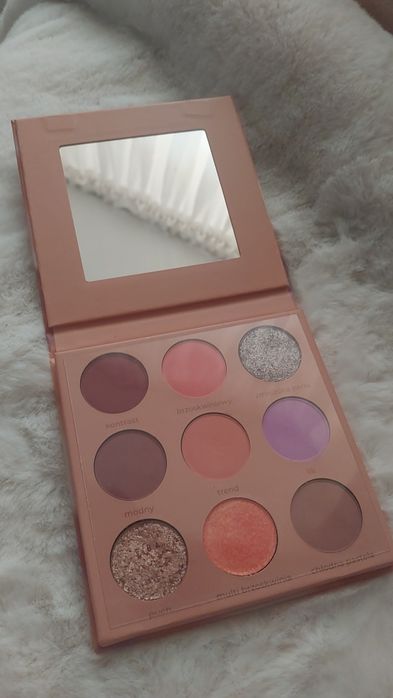 Nowa paleta Glamshop Brzoskwiniowy Puch