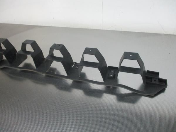 Guia de pára-choques trás direita VOLVO V50 (MW)