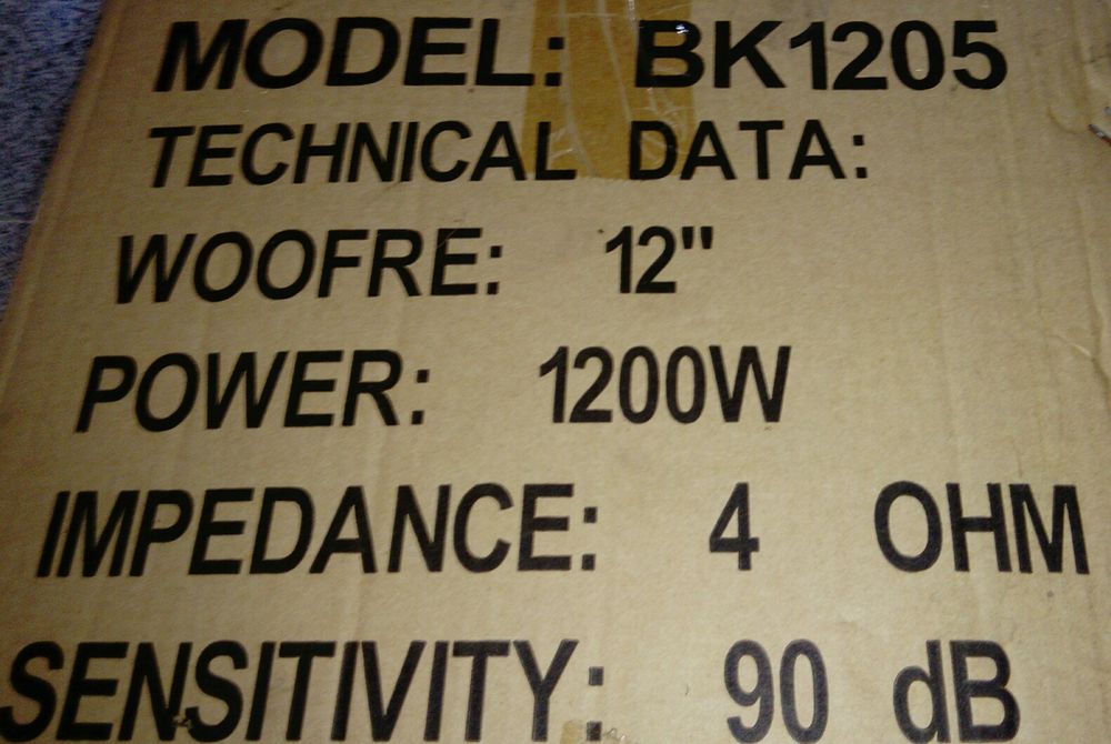 Subwoofers 12" 1200W 500RMS novos com caixa