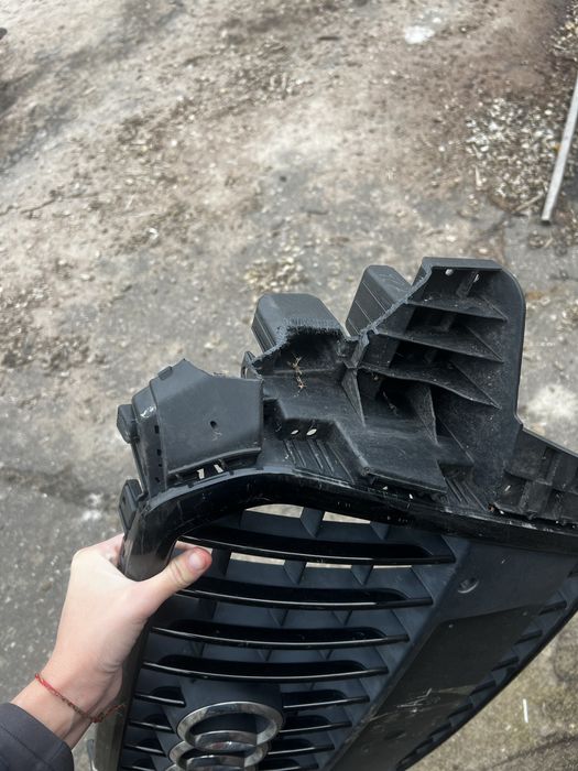 Радіаторна решотка. Ауді ку3. Ауди q3. Решітка