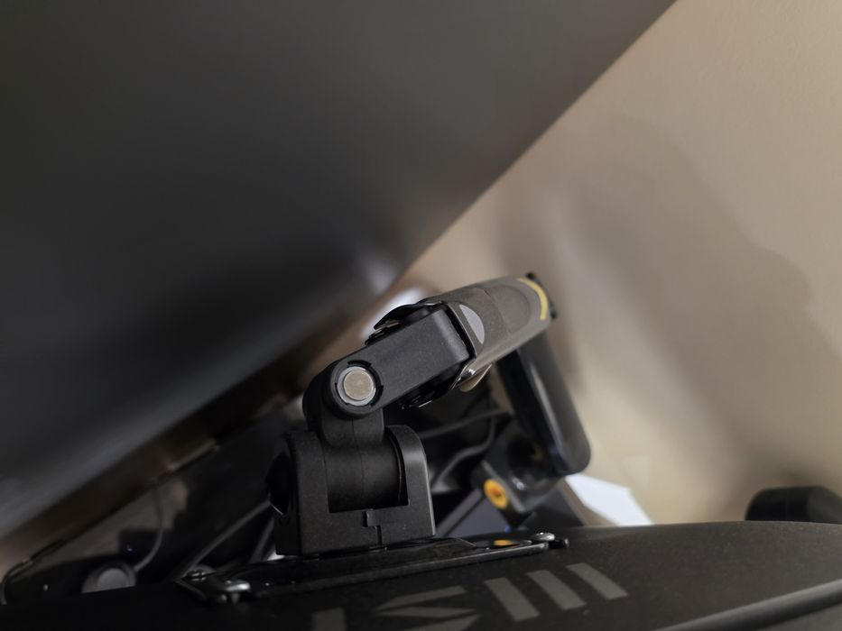 Monitor MSI 24' Full HD + uchwyt gazowy