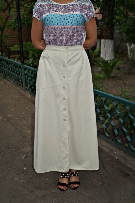 Стильна літня спідниця на ґудзиках