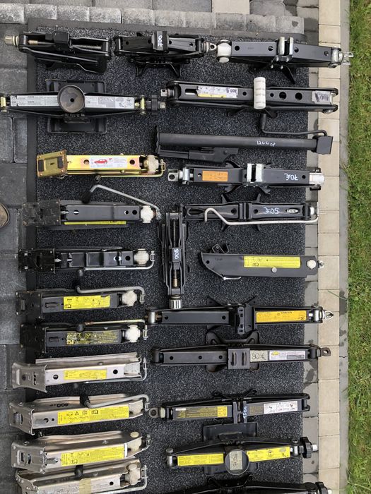 Домкрати на автомобілі:Volkswagen,Mercedes,Bmw,Renault,Fiat,Volvo,Siat