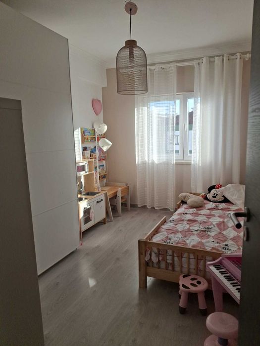 Incrível T2 Torre da Marinha junto ao Shopping e Comboios