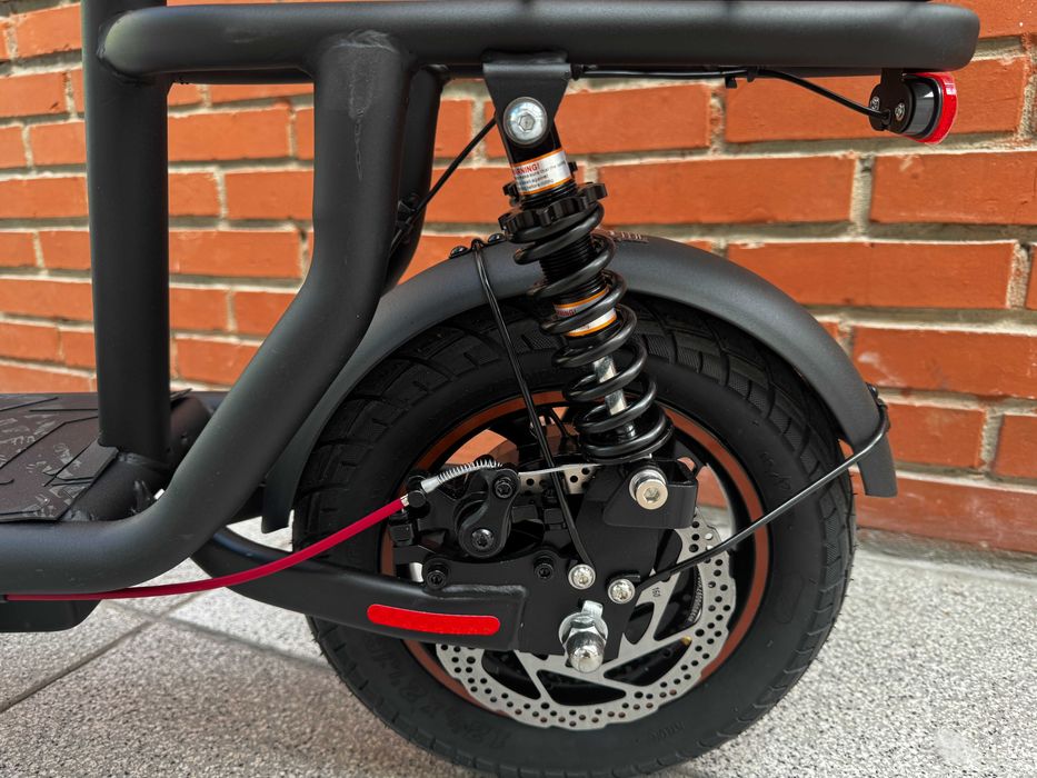 Komfortowa i Ekonomiczna Hulajnoga Elektryczna ZWheel 500W Siodełko