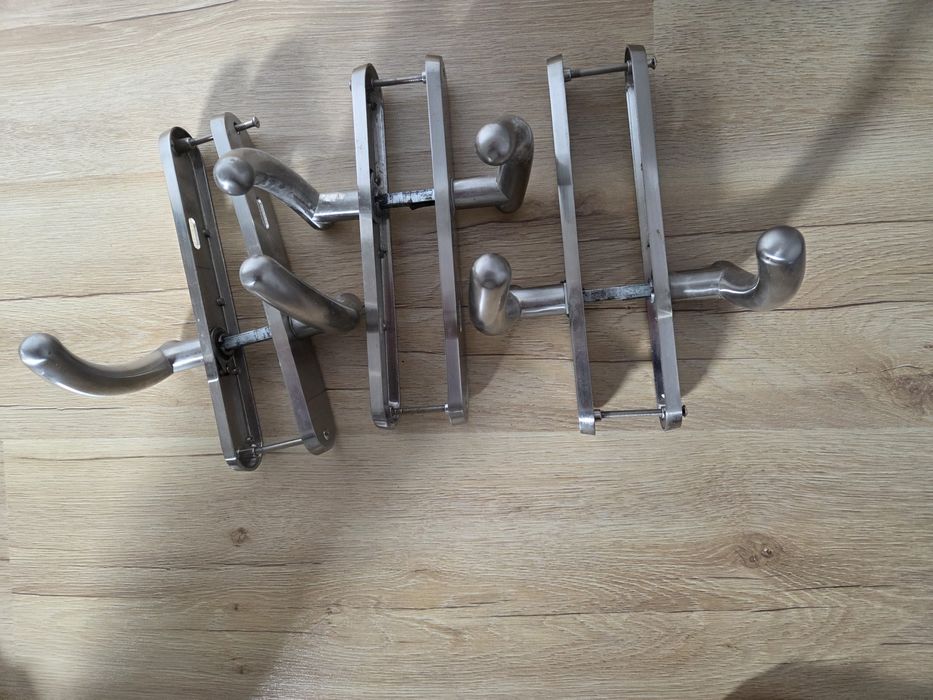 Komplet solidnych metalowych klamek do drzwi – srebrne