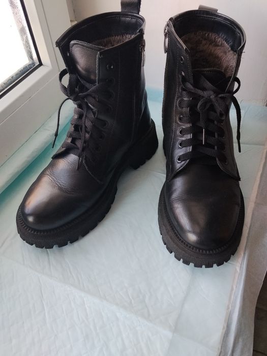 Берці ботінки напівчобітки 38