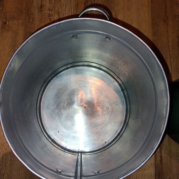 кастрюля пищева металева