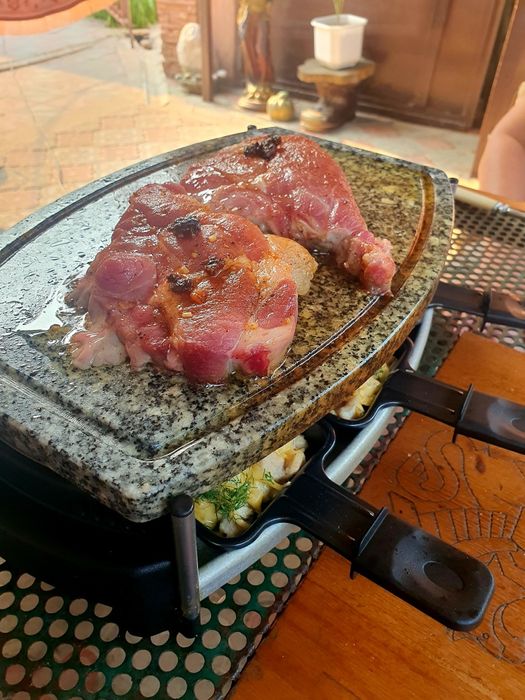 Раклетниця Поверхня Камінь Дуже Смачно готує!