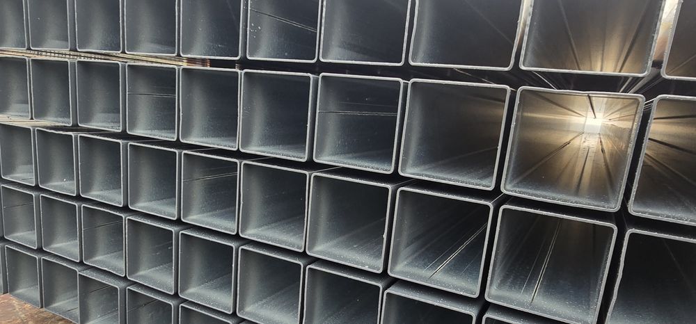 Słupki ogrodzeniowe 60x60 RAL7016 L260cm