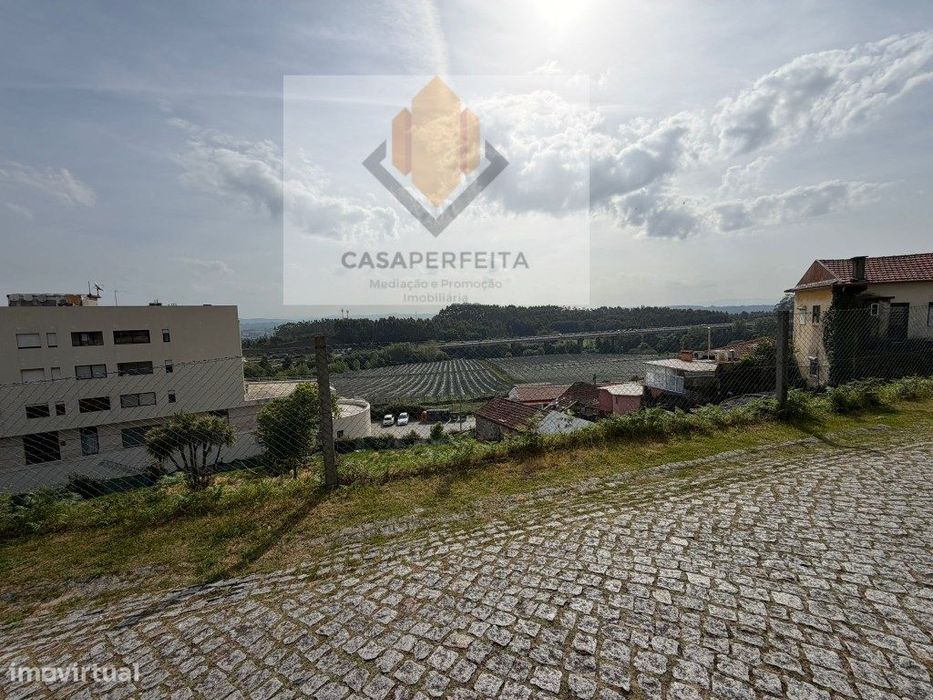 Terreno Urbano Para Construção de Moradia de 2 Pisos - Pedroso