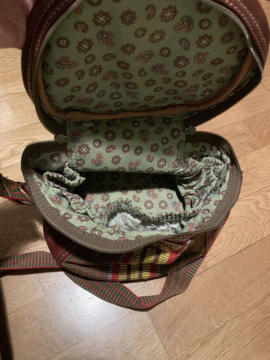 Mala necessaire de cor castanha