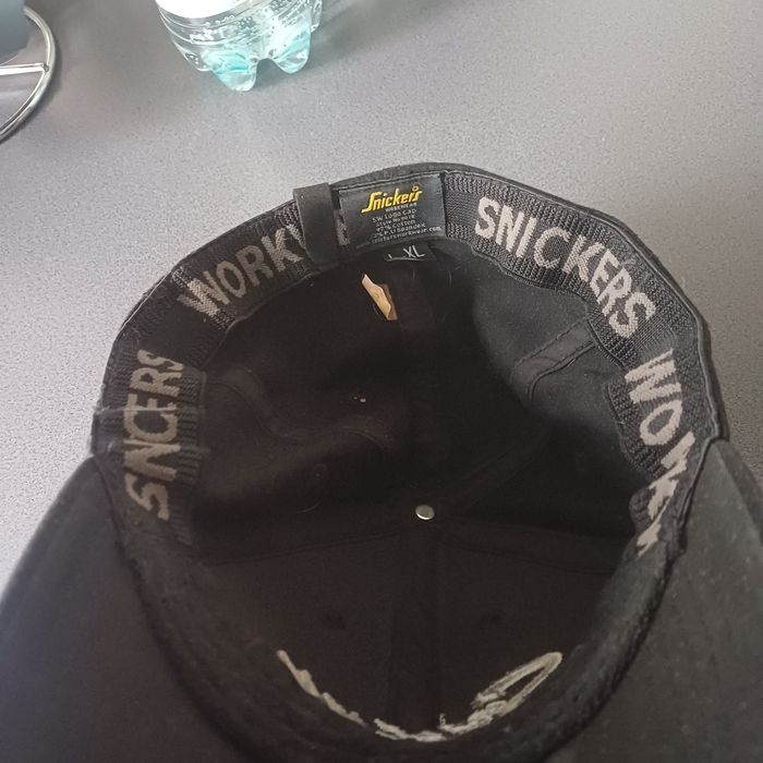 Czapka z daszkiem snickers
