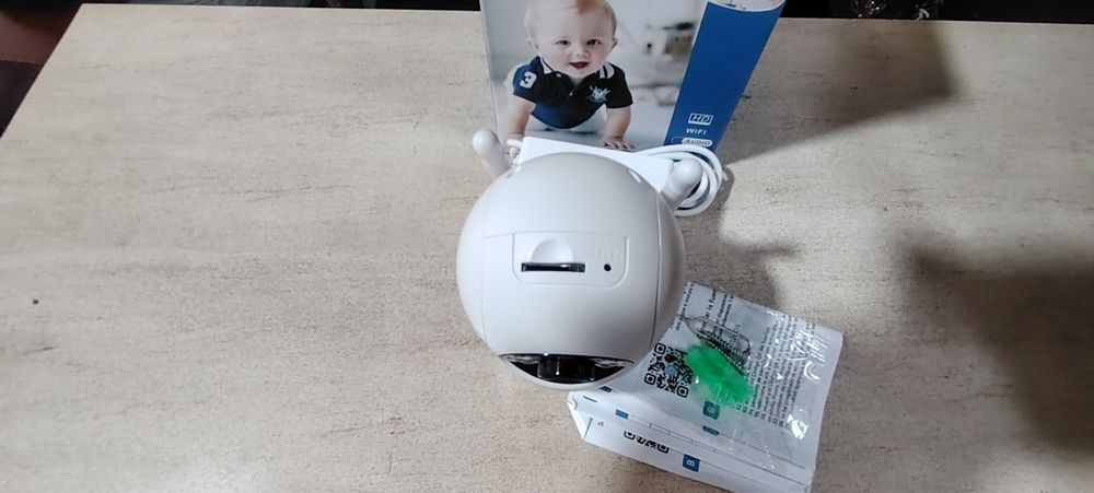 Camera de filmar. Com cartão de memória.