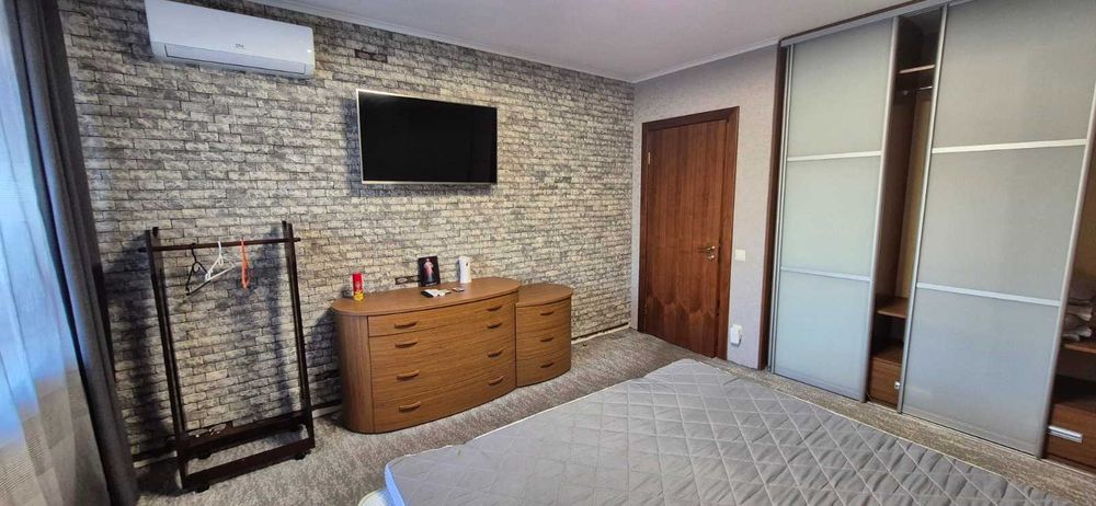 Оренда 3-кімнатної квартири 120 м.кв.біля метро «Палац Україна» Антоновича,122