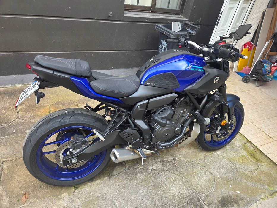 Yamaha MT-07 Y-AMT (Aut.) 10/2025 – Full Extras Originais + 2 Capacetes SHOEI – São Miguel